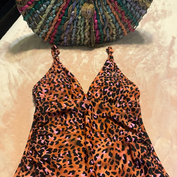 Leopard Animal Print Swim Top Size Small by New Directions - Picture 9 of 10